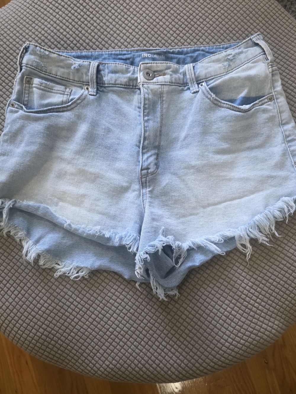 ❣️3/$25 Light Wash Frayed Hem Women's Denim Shorts by INC Denim Size 10